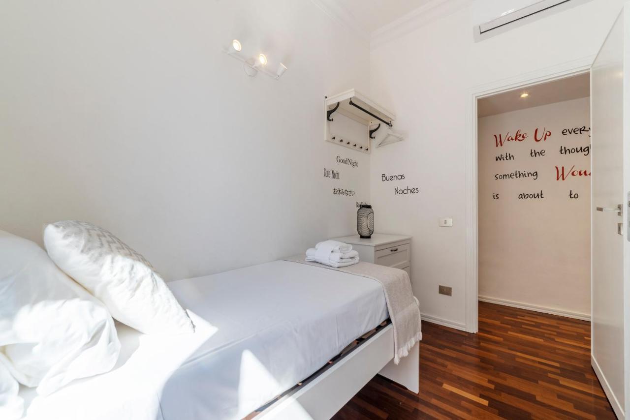 Fontana Di Trevi Design Apartment Рим Екстер'єр фото